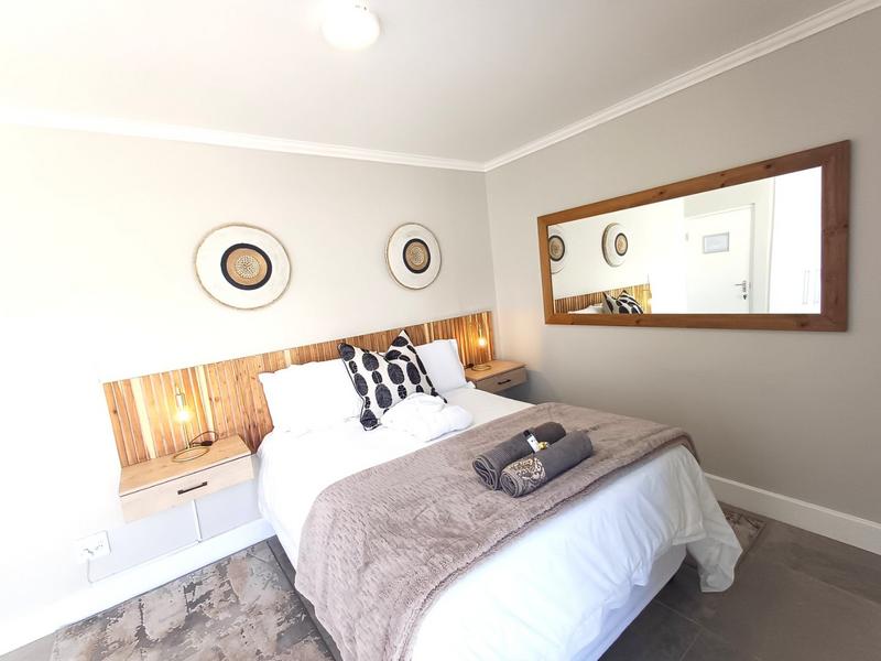5 Bedroom Property for Sale in Pearl Bay Western Cape